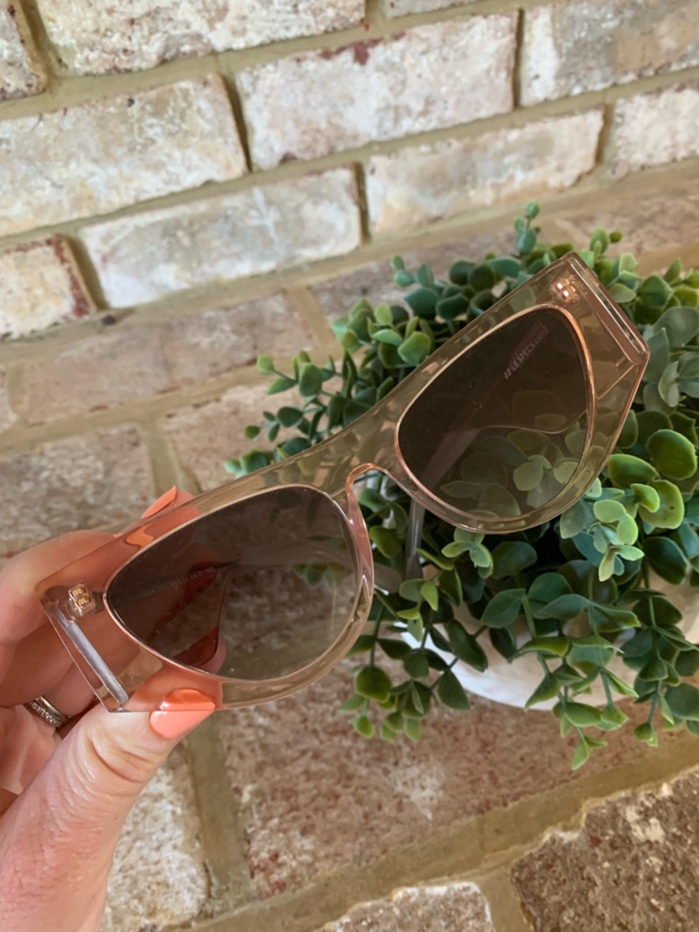 Le Specs | PLANKTON | Pink Cat-Eye Sunglasses with Gradient Lenses